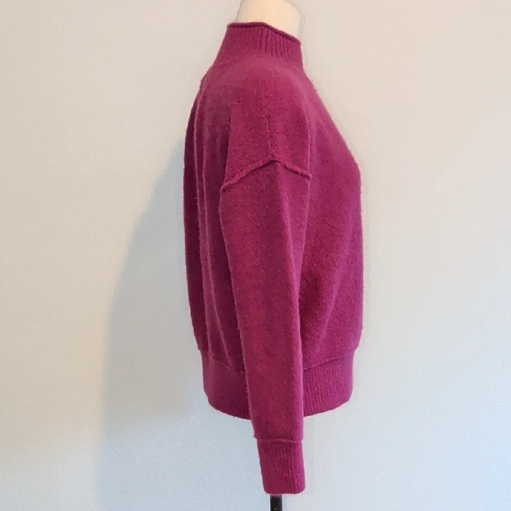 Universal Thread Mock Neck Sweater in Magenta